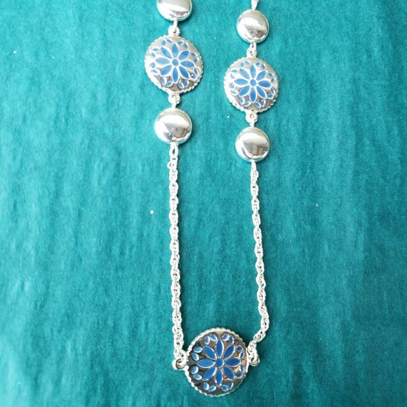 2/20$ Liz & Co blue and silver tone long necklace - Picture 2 of 8